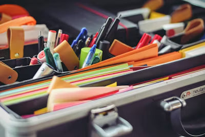 Top Tips for Maintaining a Clean and Clutter-Free Desk