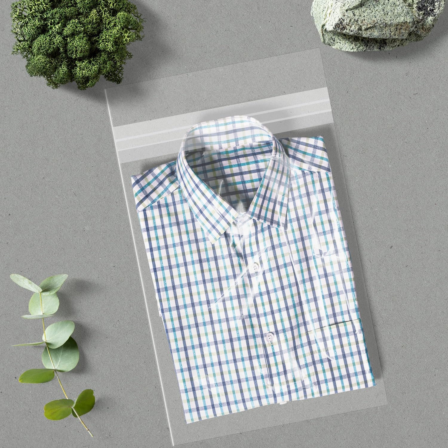 AUEAR, 12"x18" (100 Pack) Clear Plastic Sleeves - Acid Free 1.6Mil Crystal Resealable Bags -Fit for Prints, Photos, Documents, Clothing, T-Shirt